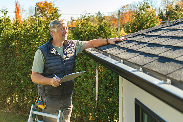 Professional Roofing technician working in Glasgow, DE
